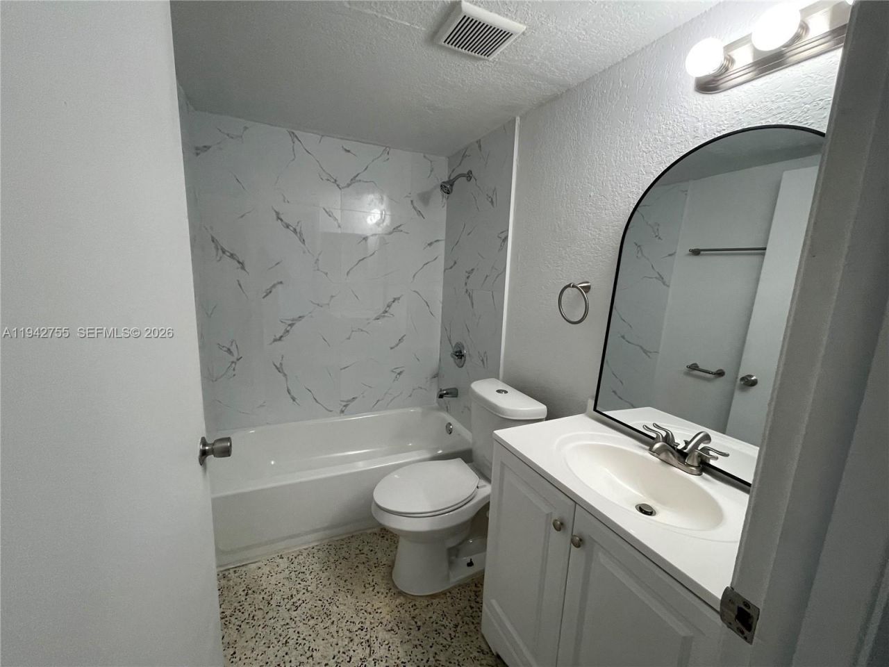 142 SW 18th Ave, Unit 19, Miami, FL 33135 Photo