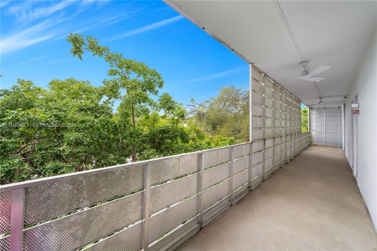 1700 Meridian Ave, Unit 306, Miami Beach, FL 33139 Photo