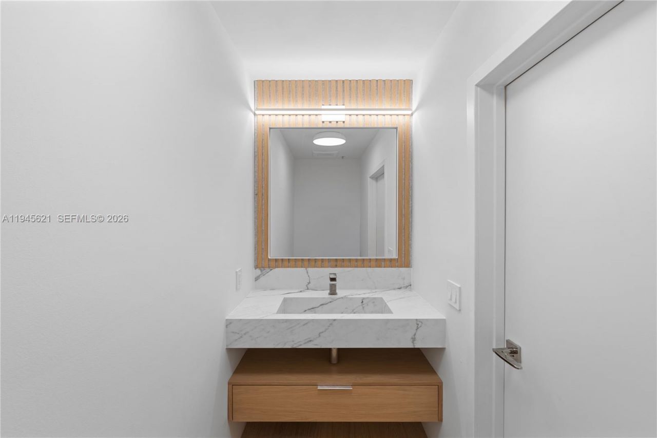 1700 Meridian Ave, Unit 306, Miami Beach, FL 33139 Photo