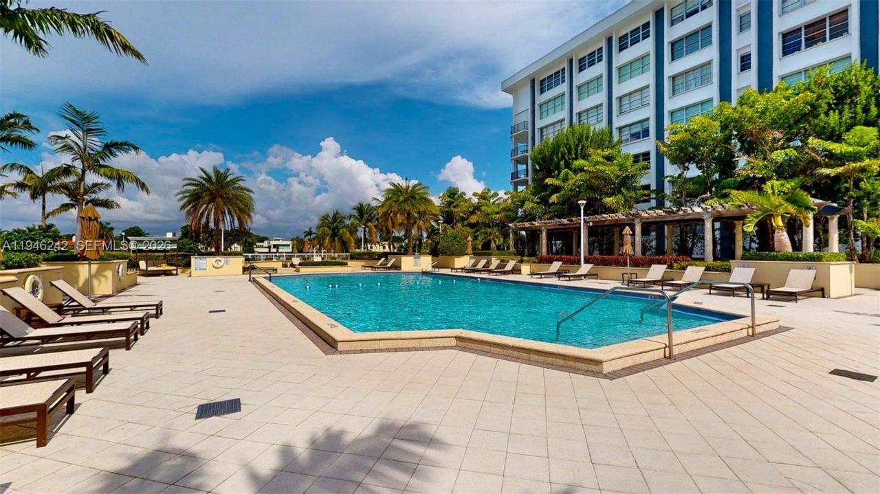 5600 Collins Ave, Unit 10A, Miami Beach, FL 33140 Photo