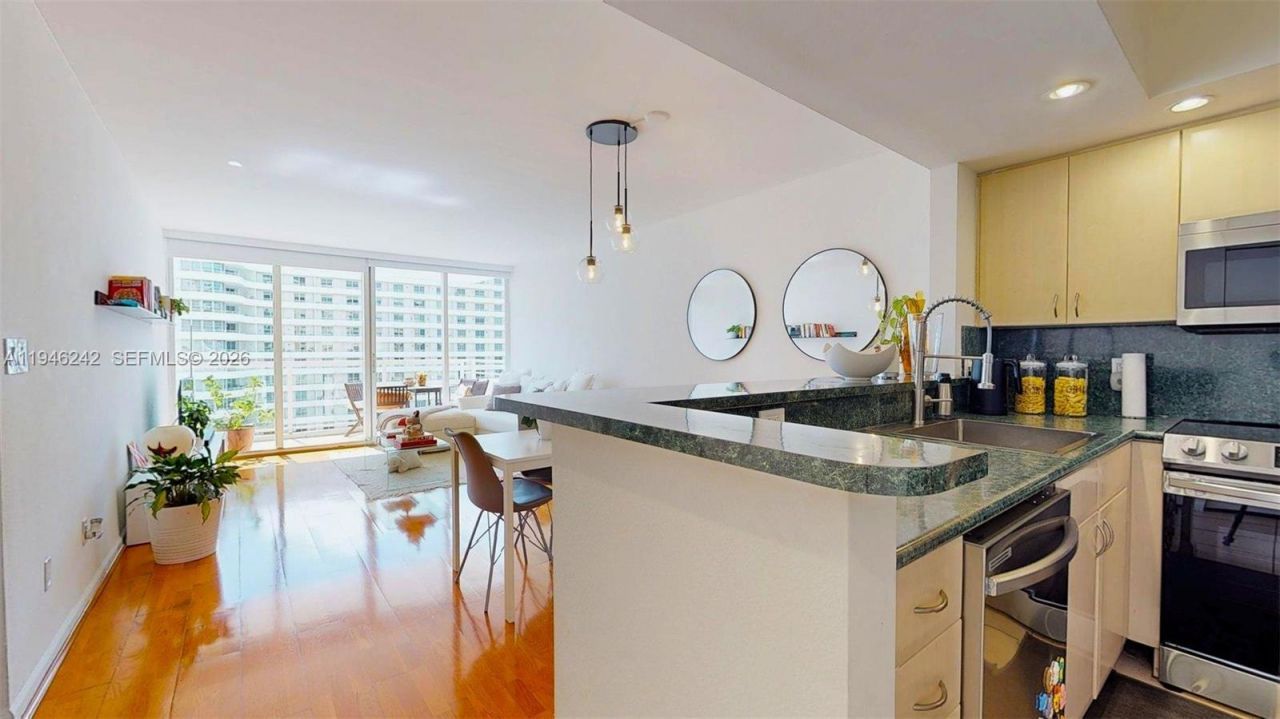 5600 Collins Ave, Unit 10A, Miami Beach, FL 33140 Photo