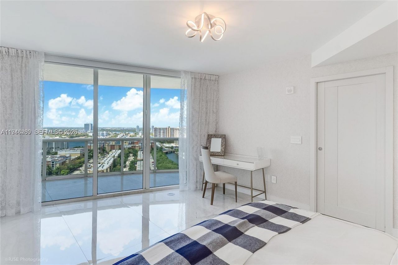 17201 Collins Ave, Unit 2409, Sunny Isles Beach, FL 33160 Photo
