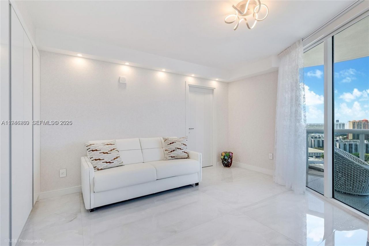 17201 Collins Ave, Unit 2409, Sunny Isles Beach, FL 33160 Photo