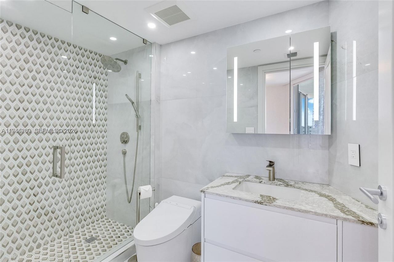 17201 Collins Ave, Unit 2409, Sunny Isles Beach, FL 33160 Photo