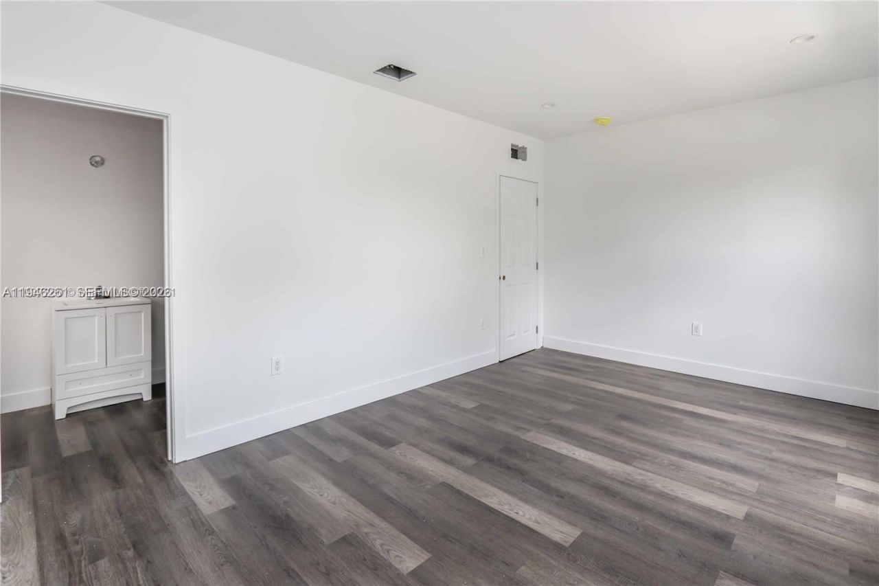 1063 NW 31st St, Unit 2, Miami, FL 33127 Photo