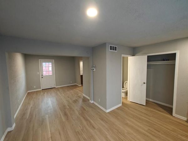 811 N Spears Street, Unit 102, Alvarado, TX 76009
