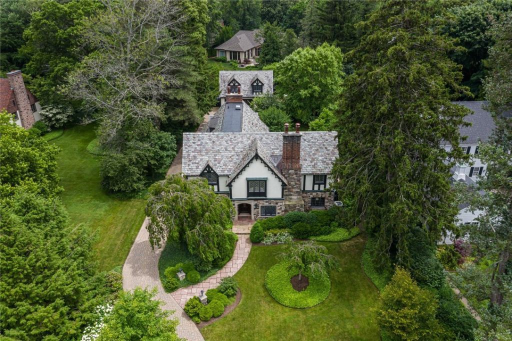 239 Sandringham Road, Rochester, NY 14610 Main Photo