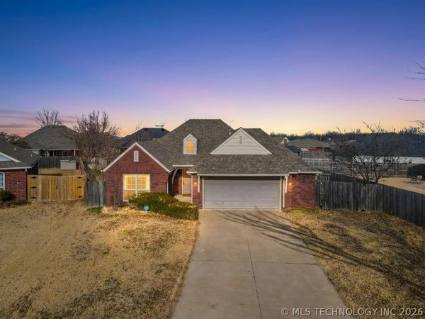 10311 E 97th Court N, Owasso, OK 74055