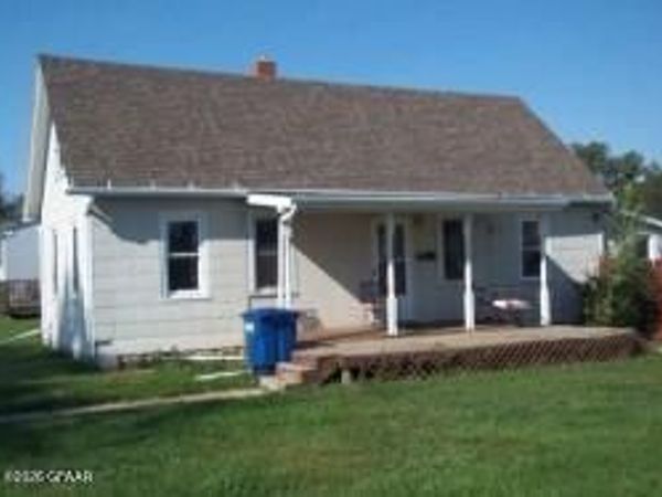 243 1ST Avenue SW, Dickenson, ND 58601