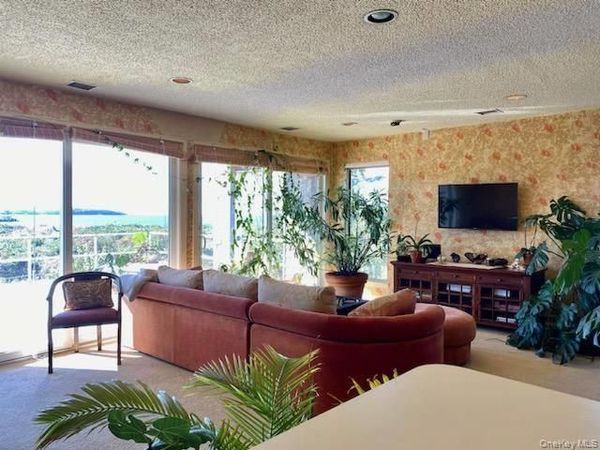 23 Fort Pond Road, Unit 13, Montauk, NY 11954