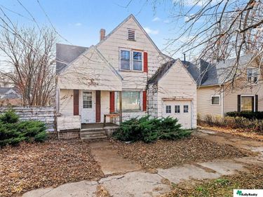 806 6th Street, Fairbury, NE 68352