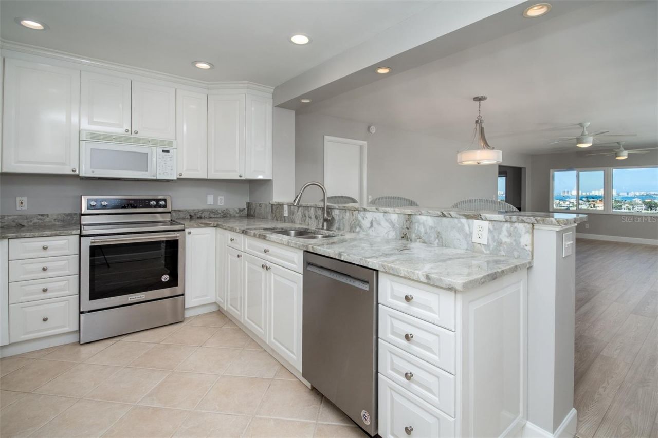 100 Bluff View Drive, Unit 604A, Belleair Bluffs, FL 33770 Photo