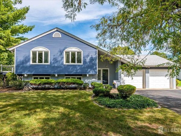 7 Gentore Court, Edison, NJ 08820