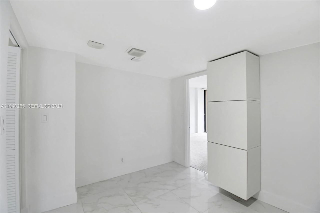 20100 W Country Club Dr, Unit 1005, Aventura, FL 33180 Photo