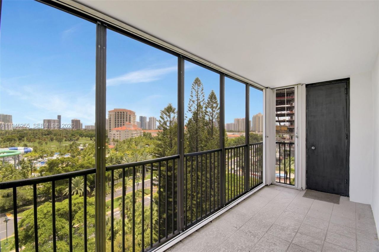 20100 W Country Club Dr, Unit 1005, Aventura, FL 33180 Photo