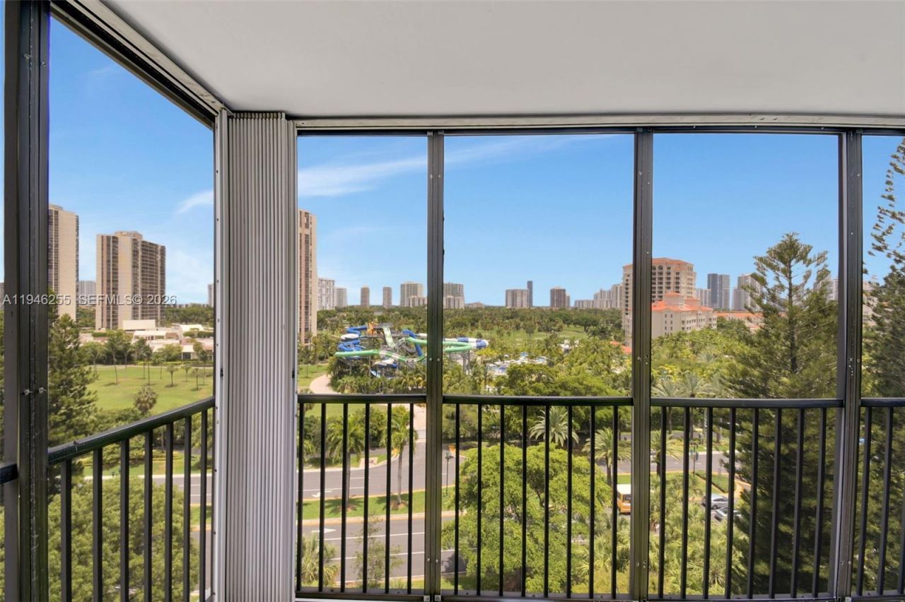 20100 W Country Club Dr, Unit 1005, Aventura, FL 33180 Photo