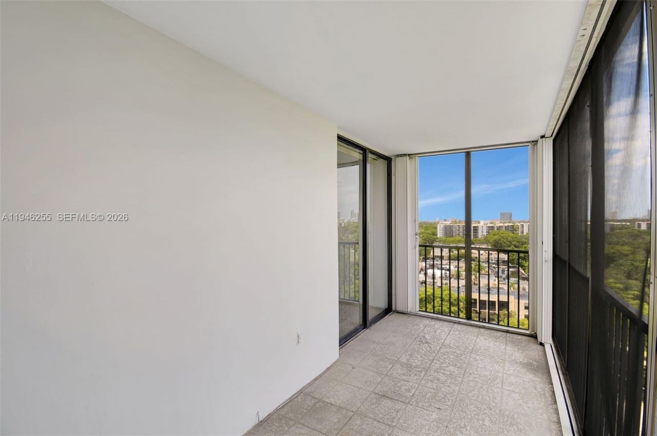 20100 W Country Club Dr, Unit 1005, Aventura, FL 33180 Photo