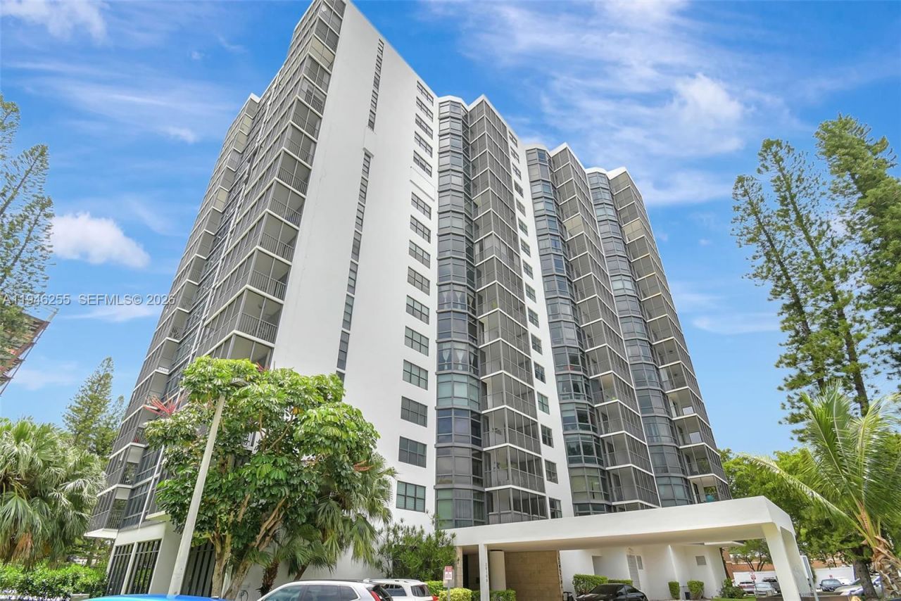 20100 W Country Club Dr, Unit 1005, Aventura, FL 33180 Photo