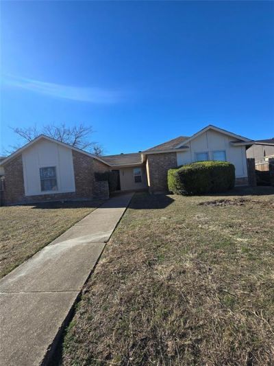 1451 Brook Meadow Circle, Lancaster, TX 75134 Main Photo