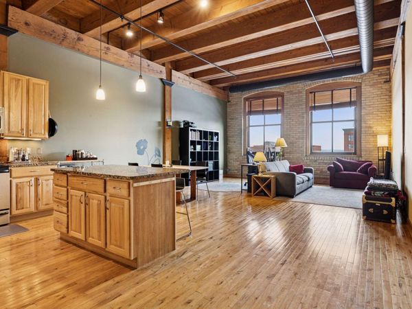 289 5th Street E, Unit 403, Saint Paul, MN 55101