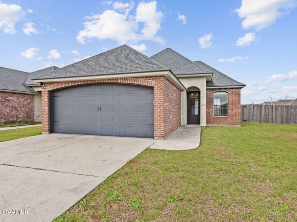 115 Fallstone Road, Youngsville, LA 70592