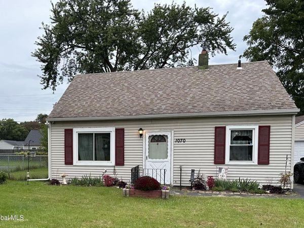 1070 Inner Drive, Schenectady, NY 12303