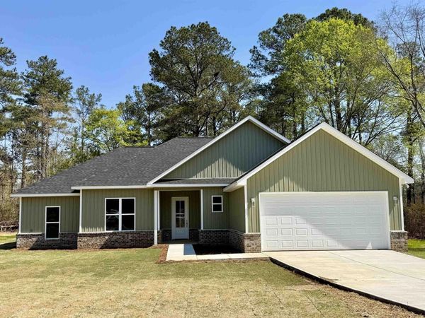 711 Flanders Court, Dublin, GA 31021