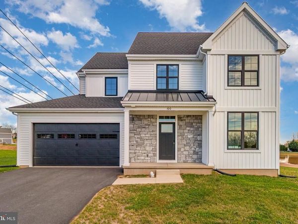 100 EAGLE PARKWAY, ELIZABETHTOWN, PA 17022