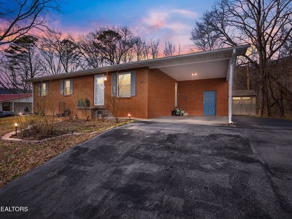 121 Rosemont Lane, Harriman, TN 37748