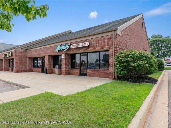 914 Charlevoix Drive, Grand Ledge, MI 48837