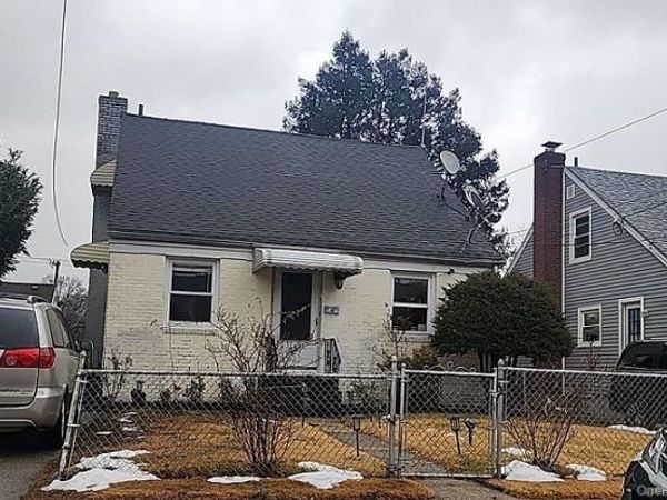 299 Locust Avenue, Uniondale, NY 11553