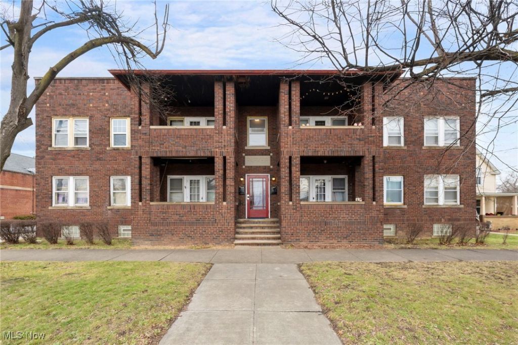 4764 Pearl Road, Cleveland, OH 44109 Main Photo