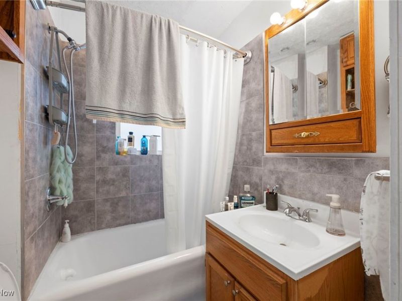 4764 Pearl Road, Cleveland, OH 44109 Photo 21