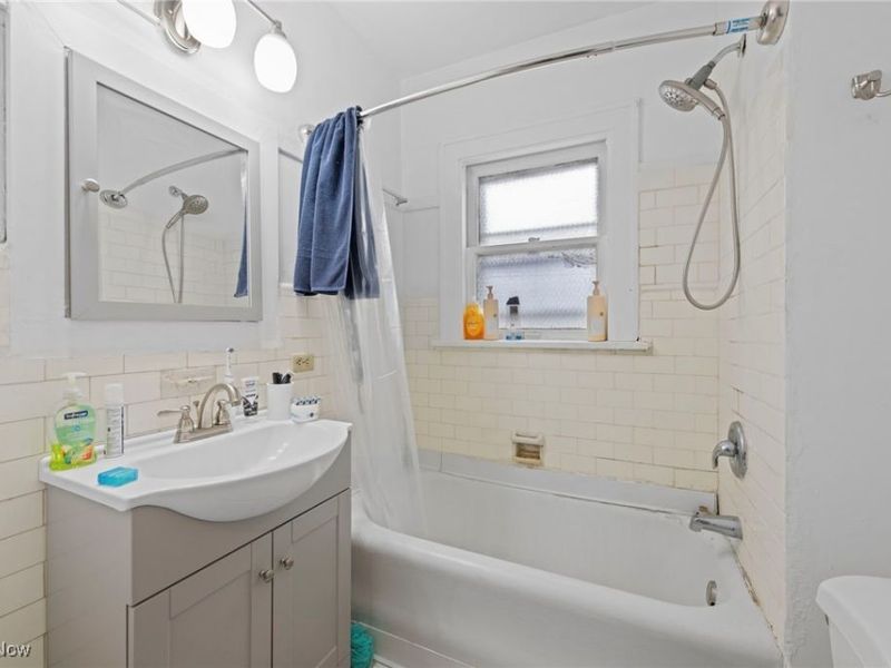 4764 Pearl Road, Cleveland, OH 44109 Photo 24