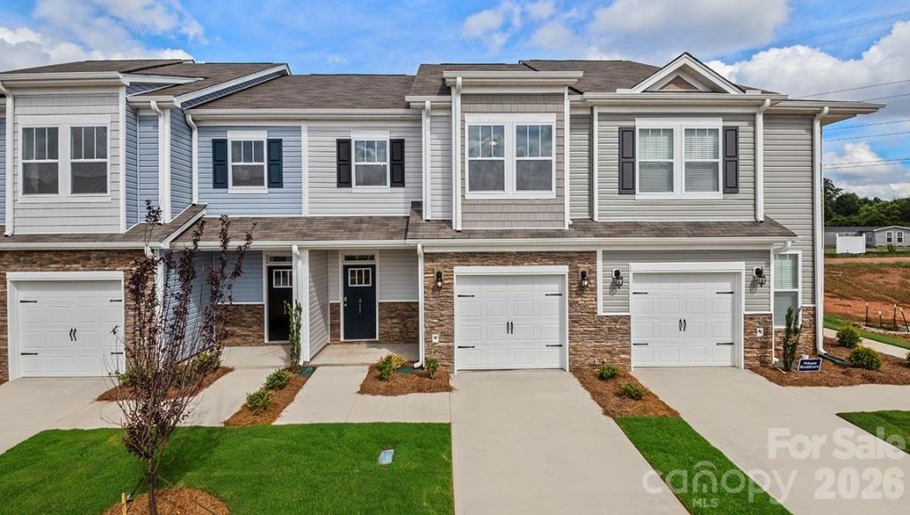 384 Creekview Road , Hendersonville, NC 28792 Main Photo