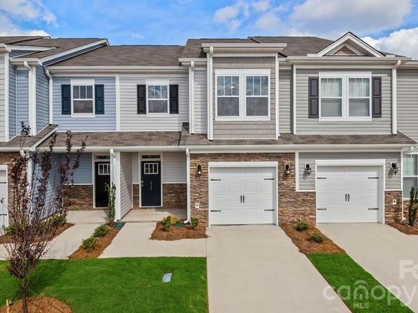 384 Creekview Road , Hendersonville, NC 28792