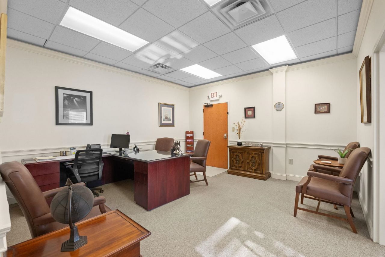 4420 Oleander Dr. Photo 10