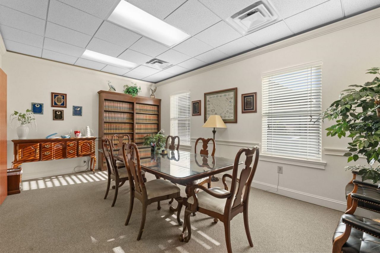 4420 Oleander Dr. Photo 16