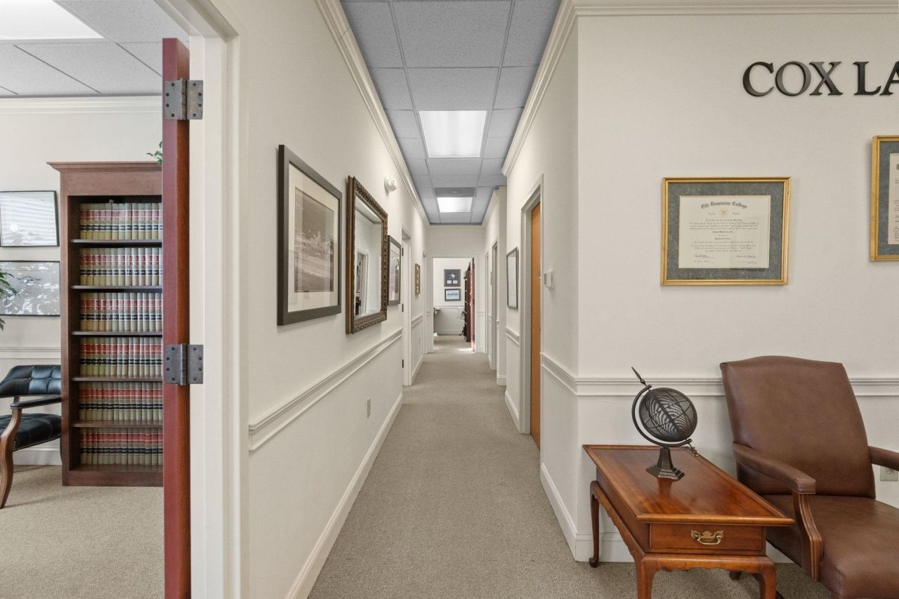 4420 Oleander Dr. Photo 7