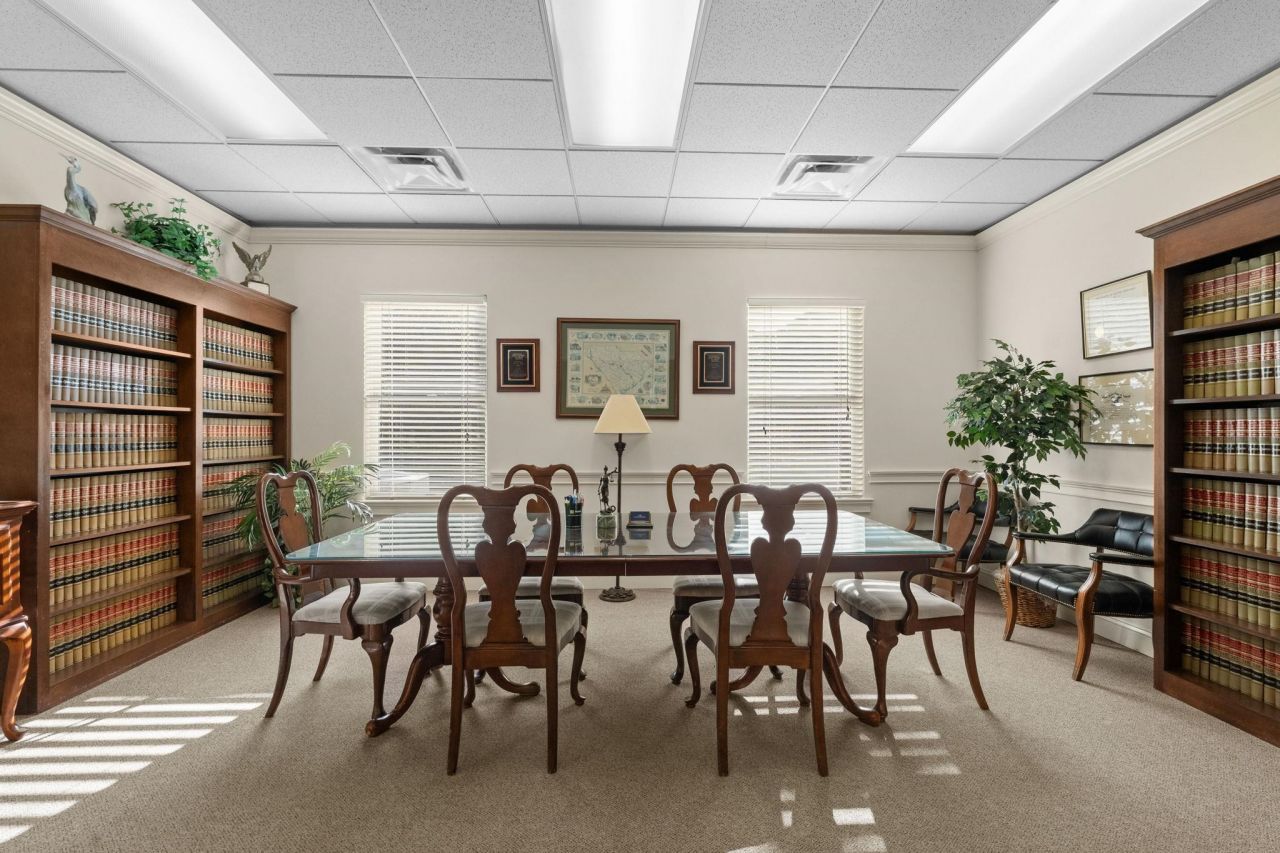 4420 Oleander Dr. Photo 9