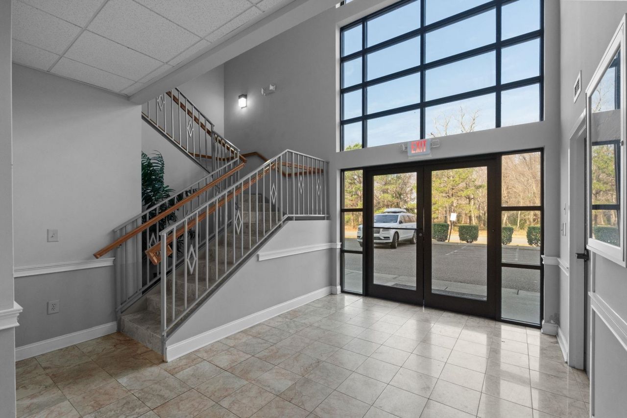 4420 Oleander Dr. Photo 5