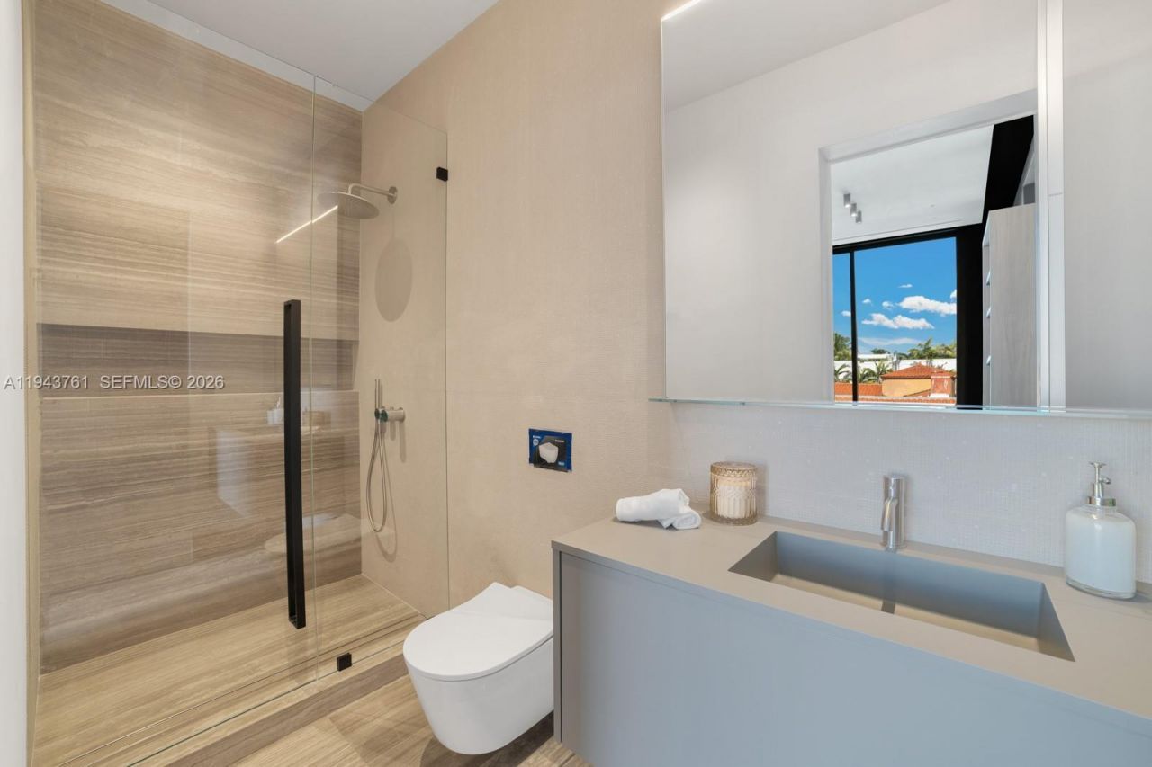 217 E Rivo Alto Dr, Miami Beach, FL 33139 Photo