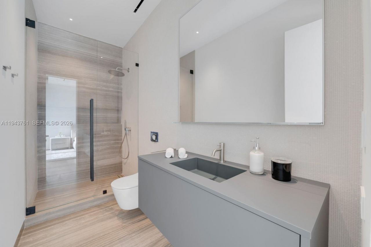 217 E Rivo Alto Dr, Miami Beach, FL 33139 Photo