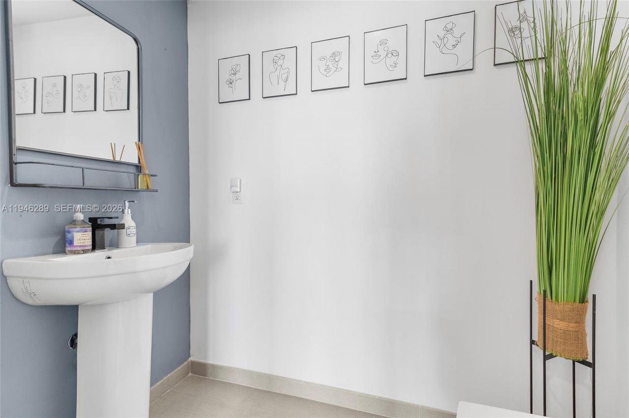 1080 Brickell Ave , Unit 513, Miami, FL 33131 Photo