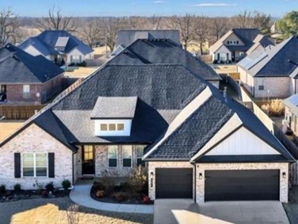 791 Brunello Circle, Tontitown, AR 72762