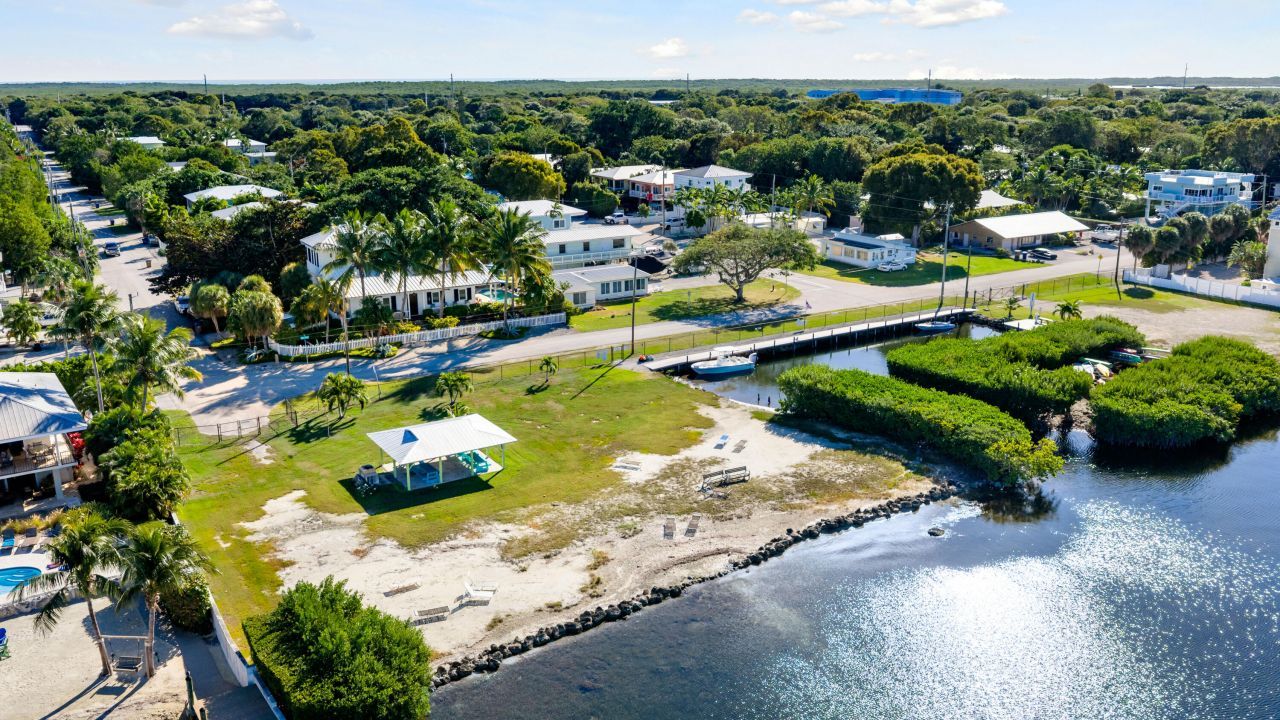 65 Tarpon Avenue, Key Largo, FL 33037 Photo