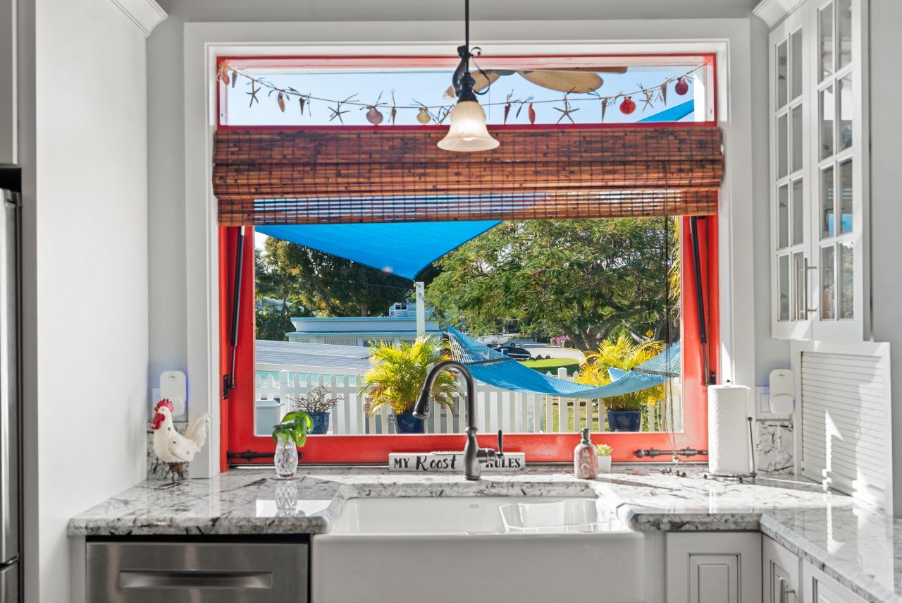 65 Tarpon Avenue, Key Largo, FL 33037 Photo