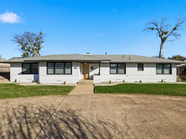 6207 Royal Lane, Dallas, TX 75230