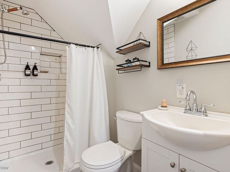 3805 Whitman Avenue, Cleveland, OH 44113 Photo 41