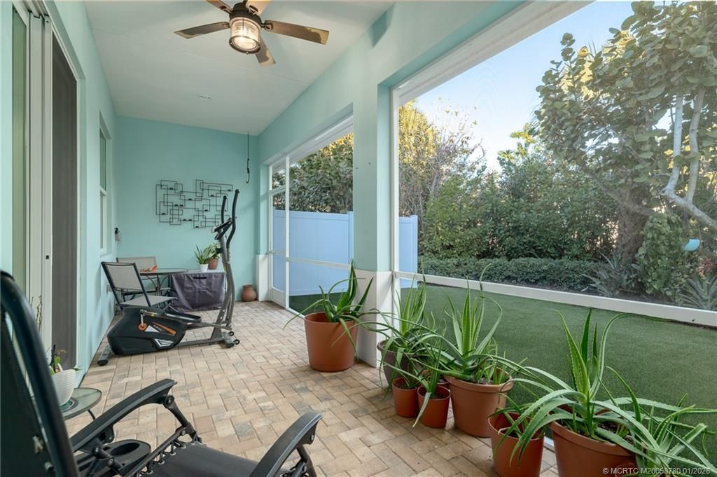 411 SE High School Avenue, Stuart, FL 34994 Photo